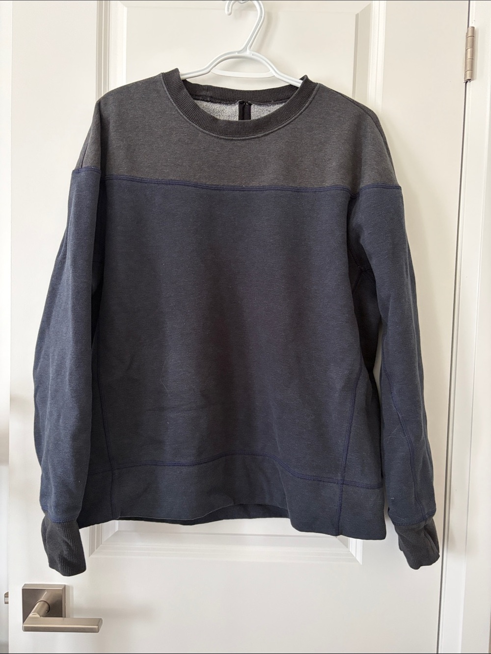 lululemon athletica Men's Two-Tone Charcoal and Navy Crewneck